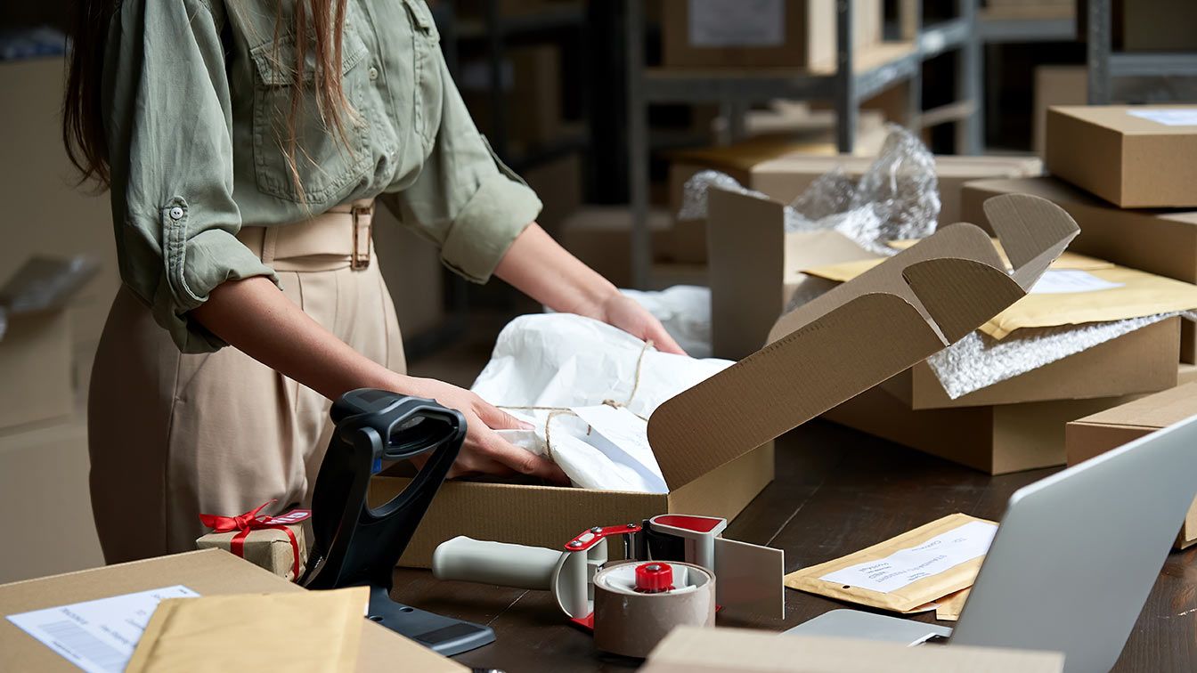 How to Pack Picture Frames and Mirrors for Moving Picture Frames